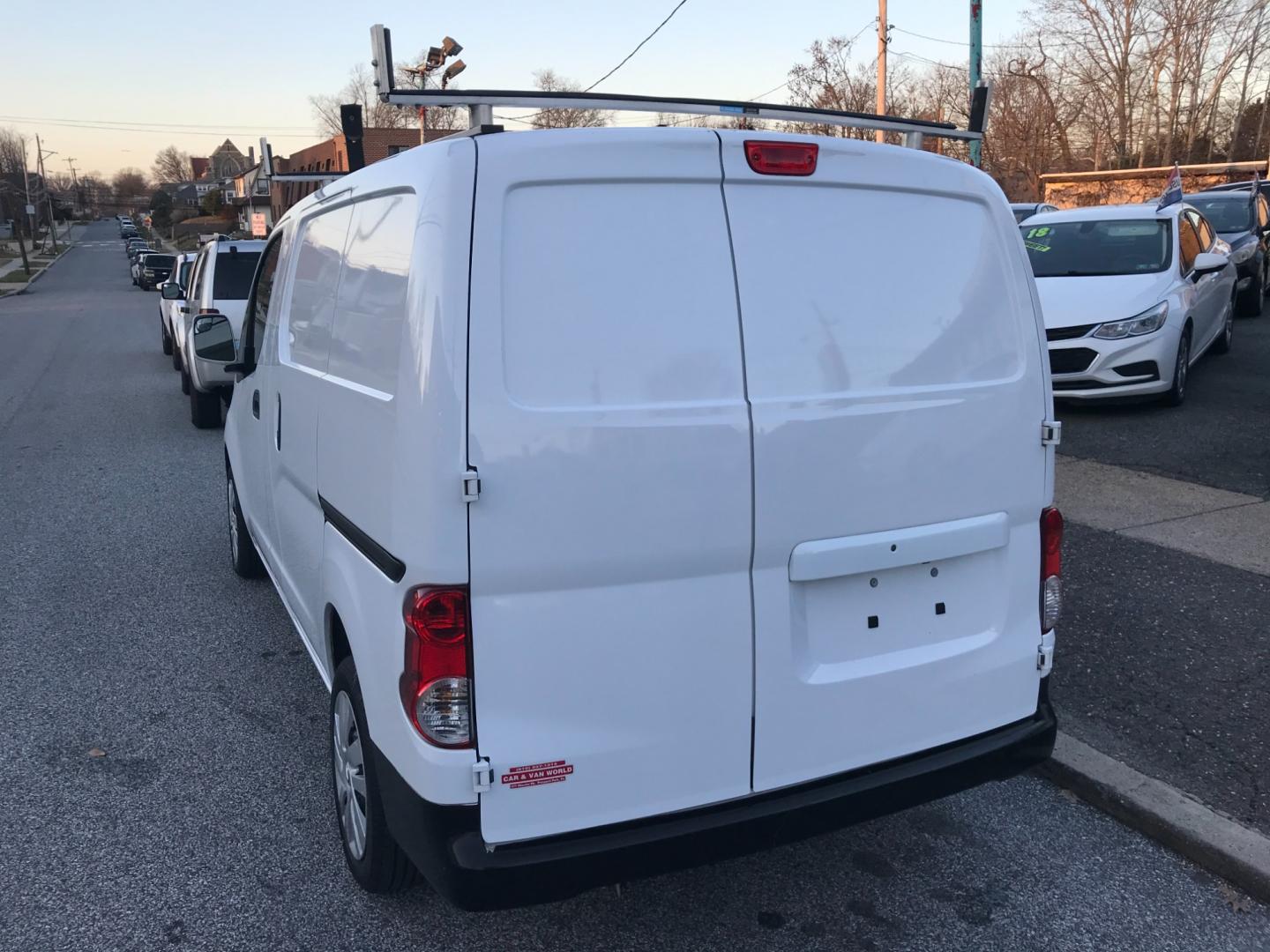 2019 White /Gray Nissan NV200 SV (3N6CM0KN1KK) with an V4 engine, Automatic transmission, located at 577 Chester Pike, Prospect Park, PA, 19076, (610) 237-1015, 39.886154, -75.302338 - Photo#5